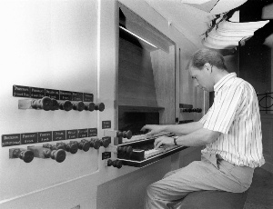 Organist Jaco van Leeuwen (©Koos Schippers, 2000)